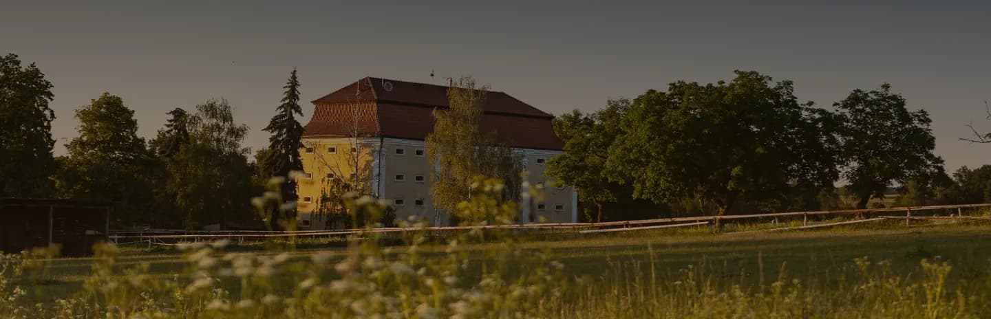 Dvůr Pecínov