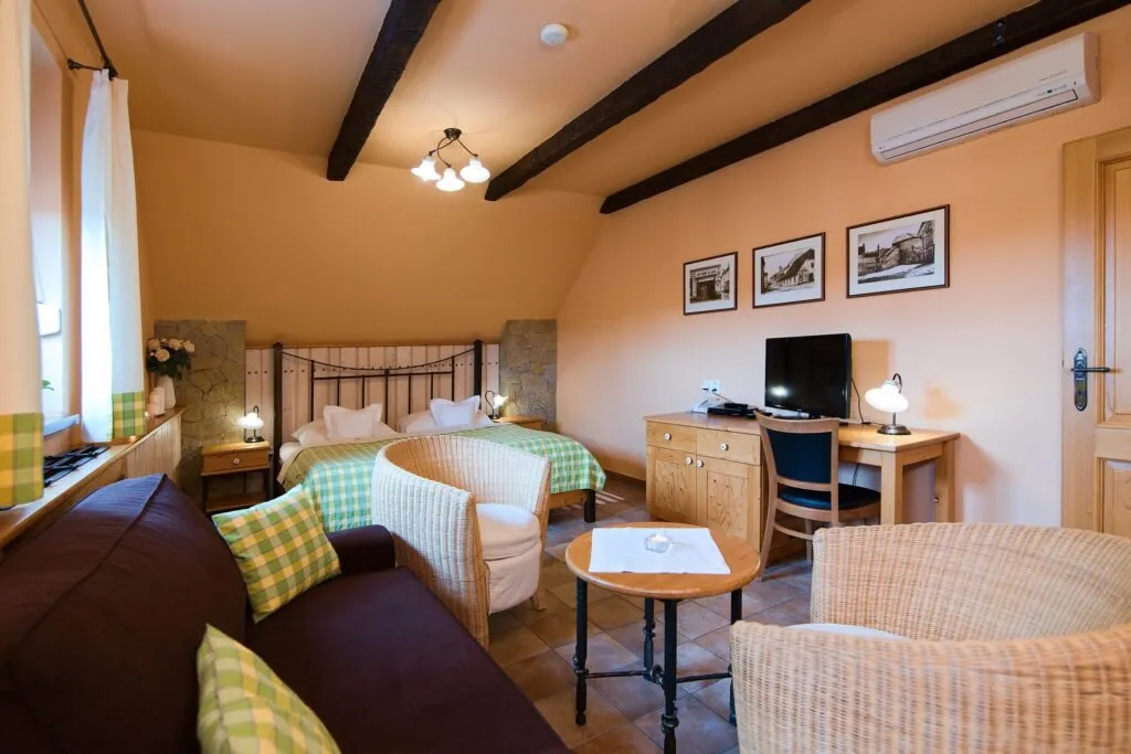 Hotel a restaurace Koníček