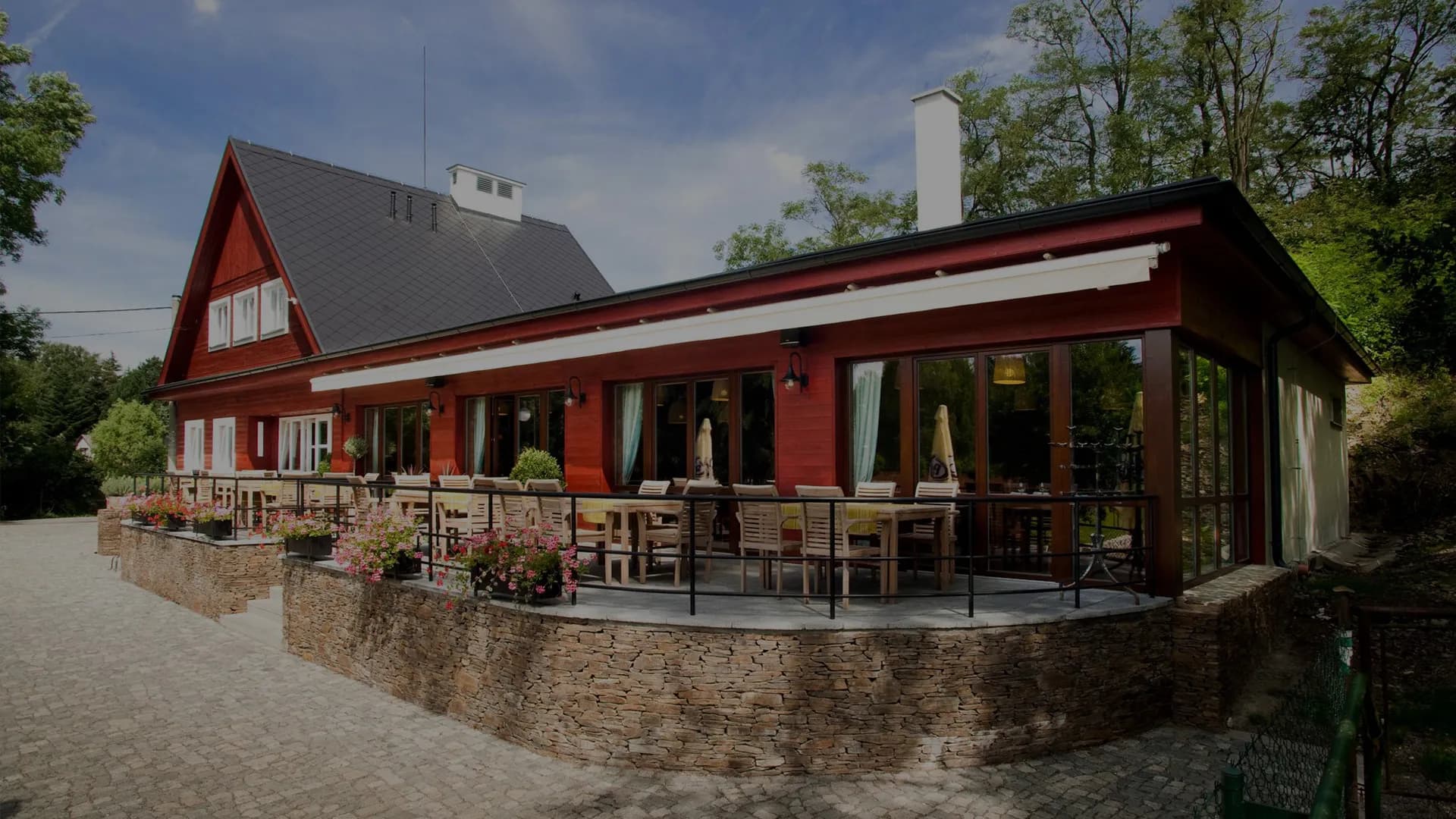 Plovárna a restaurace Jureček - image 1